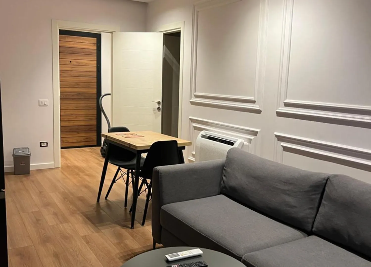 Renas Apartment1 ティラナ アルバニア
